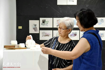 以多元敘述的視角展開&ldquo;王愛君:一卷山&rdquo;煙臺美術(shù)博物館個(gè)展